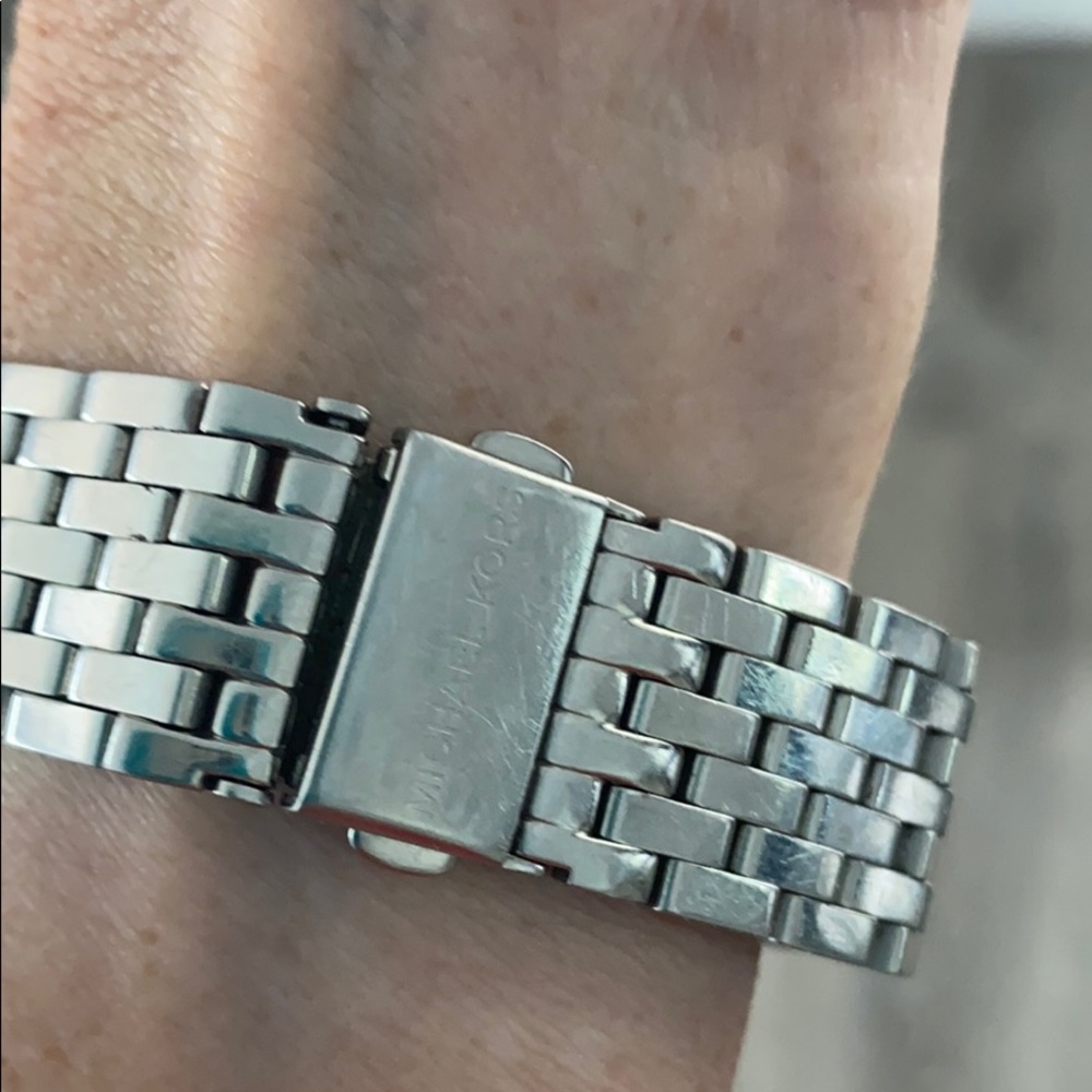 MK watch - Picture 2 of 3